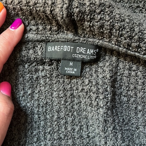 Beautiful Coastal Cardigan by Barefoot Dreams - Picture 4 of 5